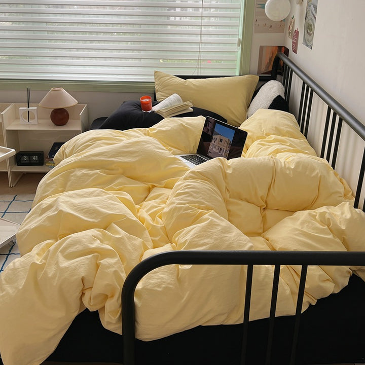 All-season quilted duvet with breathable microfiber cover and down look