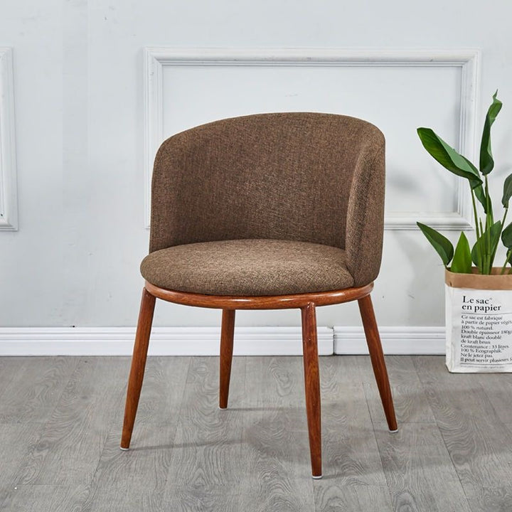 Polster chair with modern curves and comfortable seating surface Bowlift