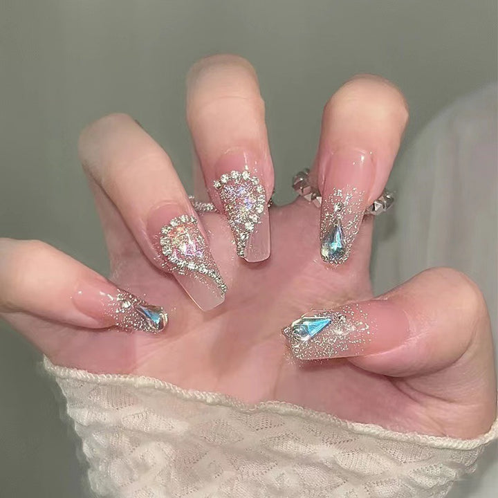 Glamorous artificial nails Bowlift