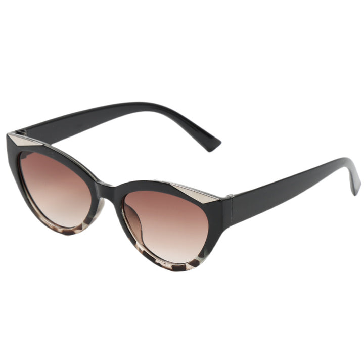 Women's elegant Cat-Eye sunglasses with luxurious details Bowlift