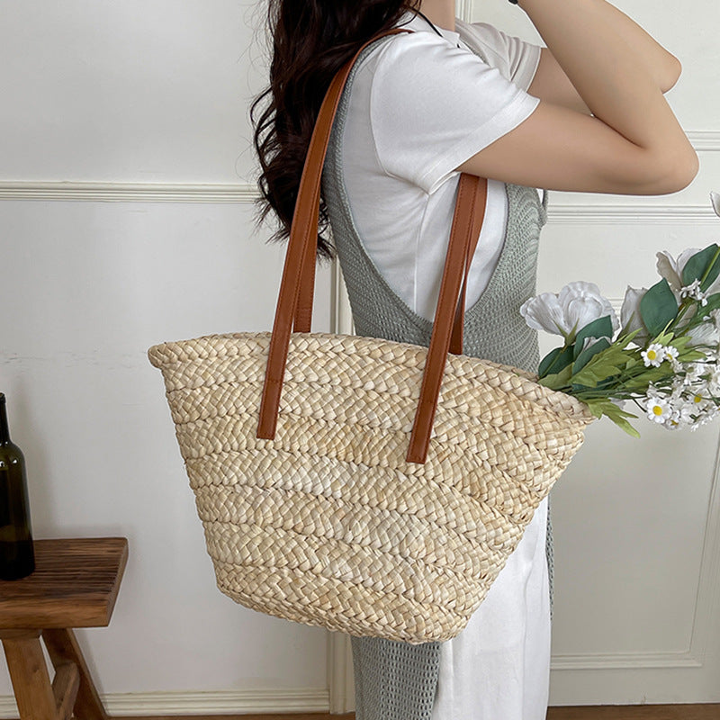 Elegant Bast bag with Long Leather Straps Bowlift
