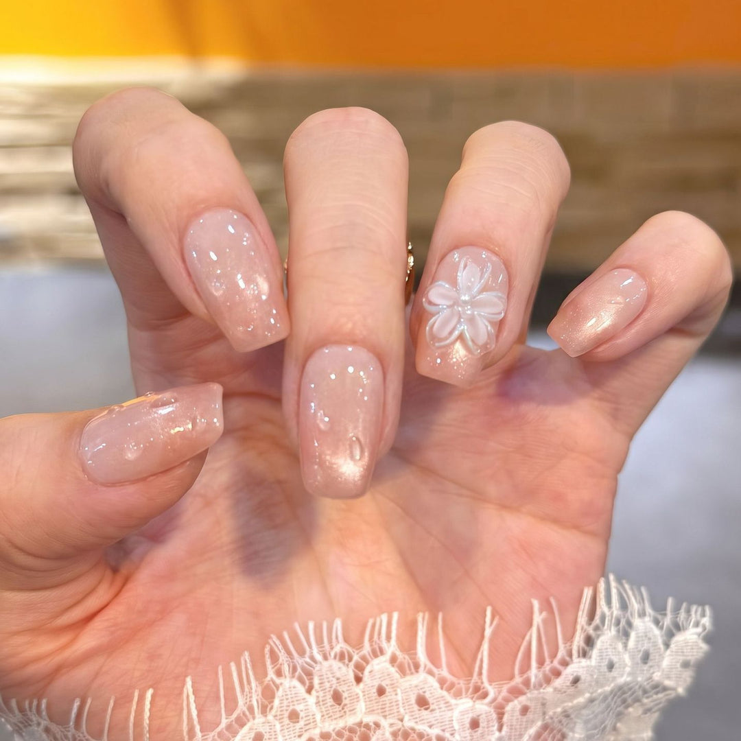 Floral Embellished Press-On Nail Set Bowlift