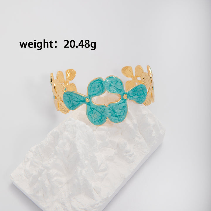 Artistic Cuff Bracelet Bowlift