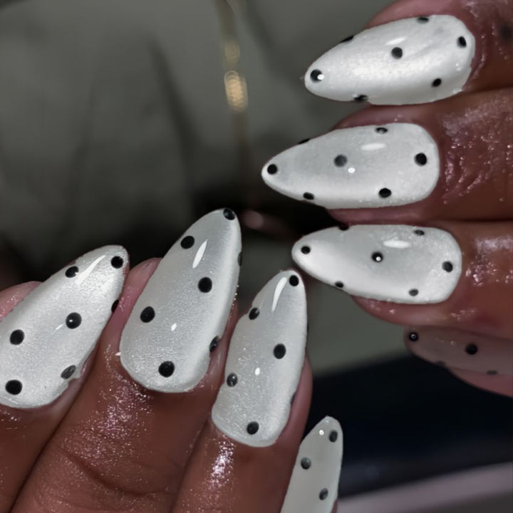 Artistic Press-On Nail Set with Polka Dot Design Bowlift