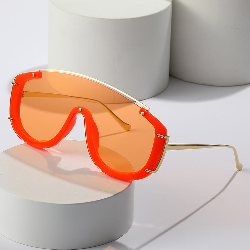 Fashion-Forward Futuristic Shield Sunglasses Bowlift