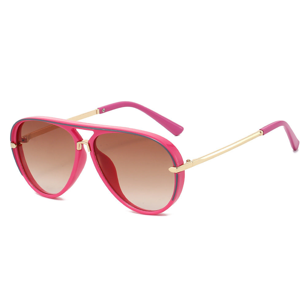 Elegant Aviator Sunglasses with Gold Accents Bowlift