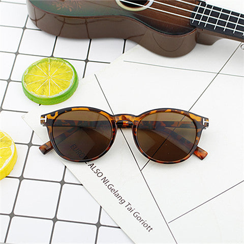 Women's fashionable round sunglasses with elegant plastic frame Bowlift