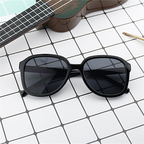Women's Fashionable XXL Sunglasses with Sturdy Frame Bowlift