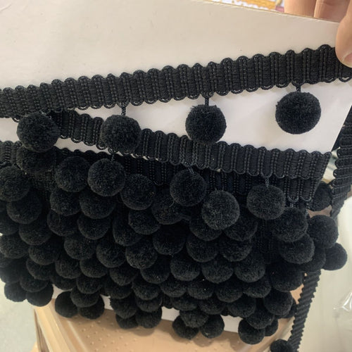 Decorative Pompon Belt Bowlift