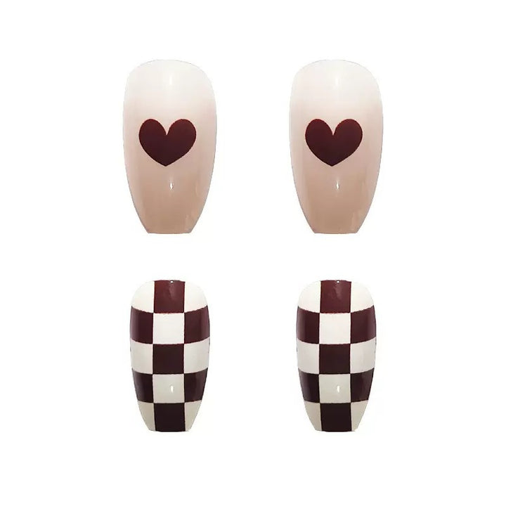Artificiaal nail set with stylish and fashionable accents Bowlift