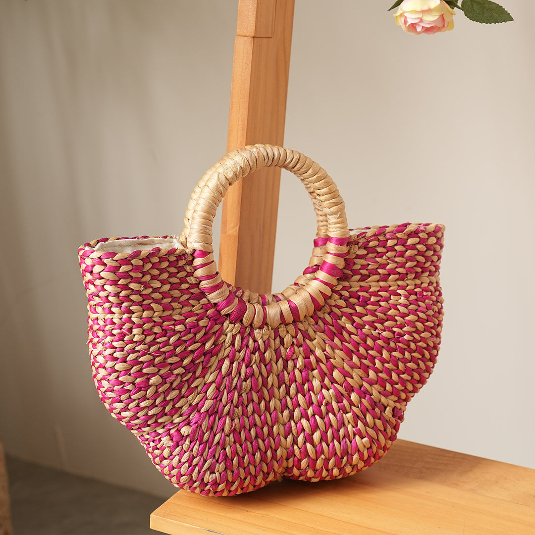 Handmade beach bag made of braided seagrass Bowlift