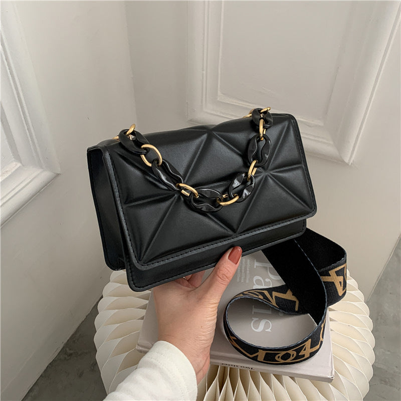 WoElegant Quilted Handheld Clutch Bowlift