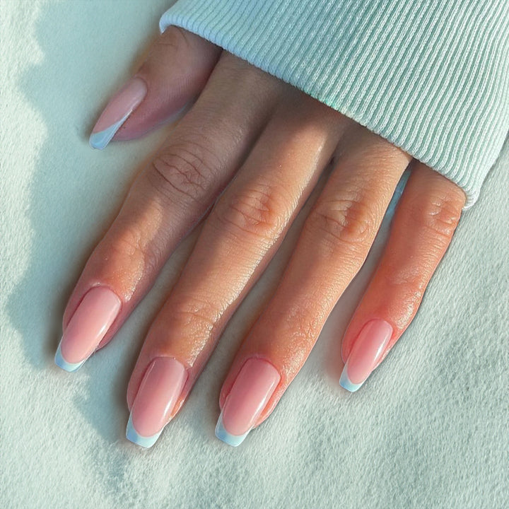 Artificial nail set with elegant French tips Bowlift