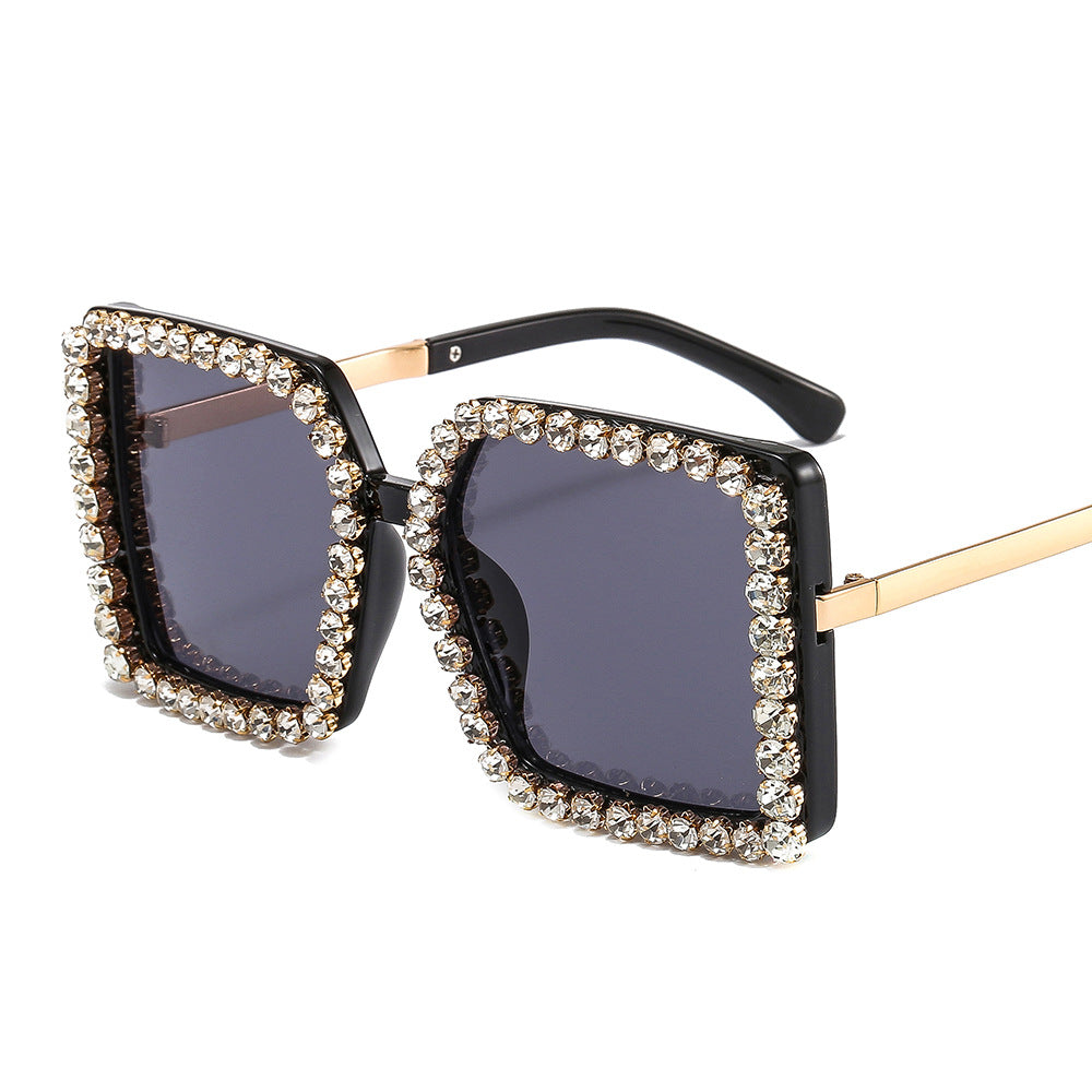 Ladies glamorous sunglasses with square frame Bowlift