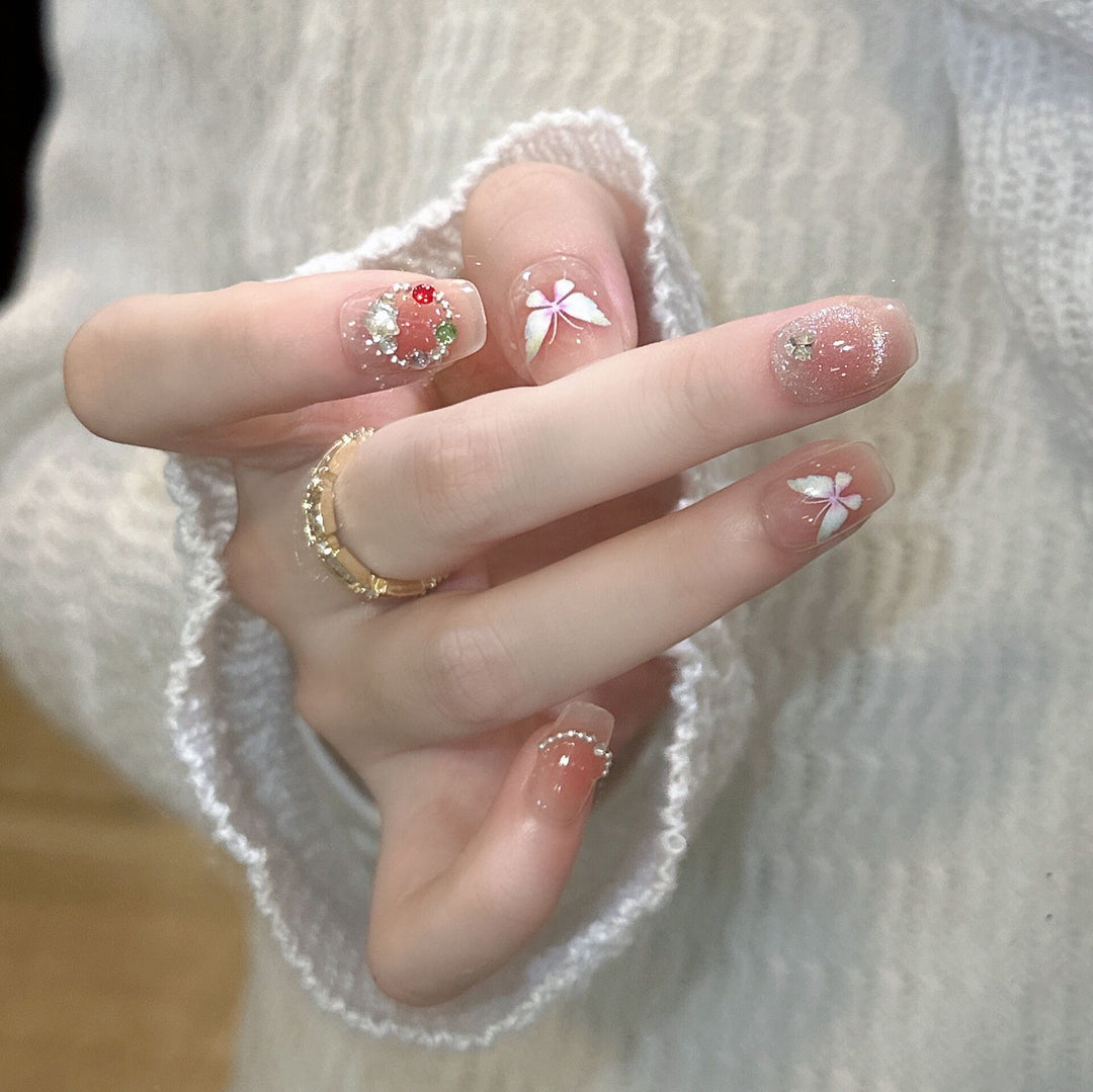 Glamorous Rhinestone-Embellished Press-On Nail Extensions Bowlift