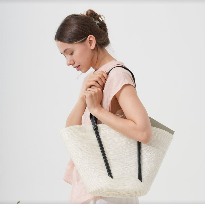 Elegant Beach Bag Made of Woven Natural Material with Leather Accents Bowlift