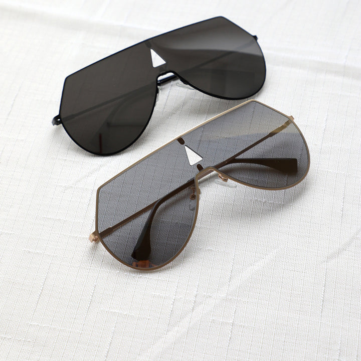 Women's futuristic oversized sunglasses with protective metal frame Bowlift