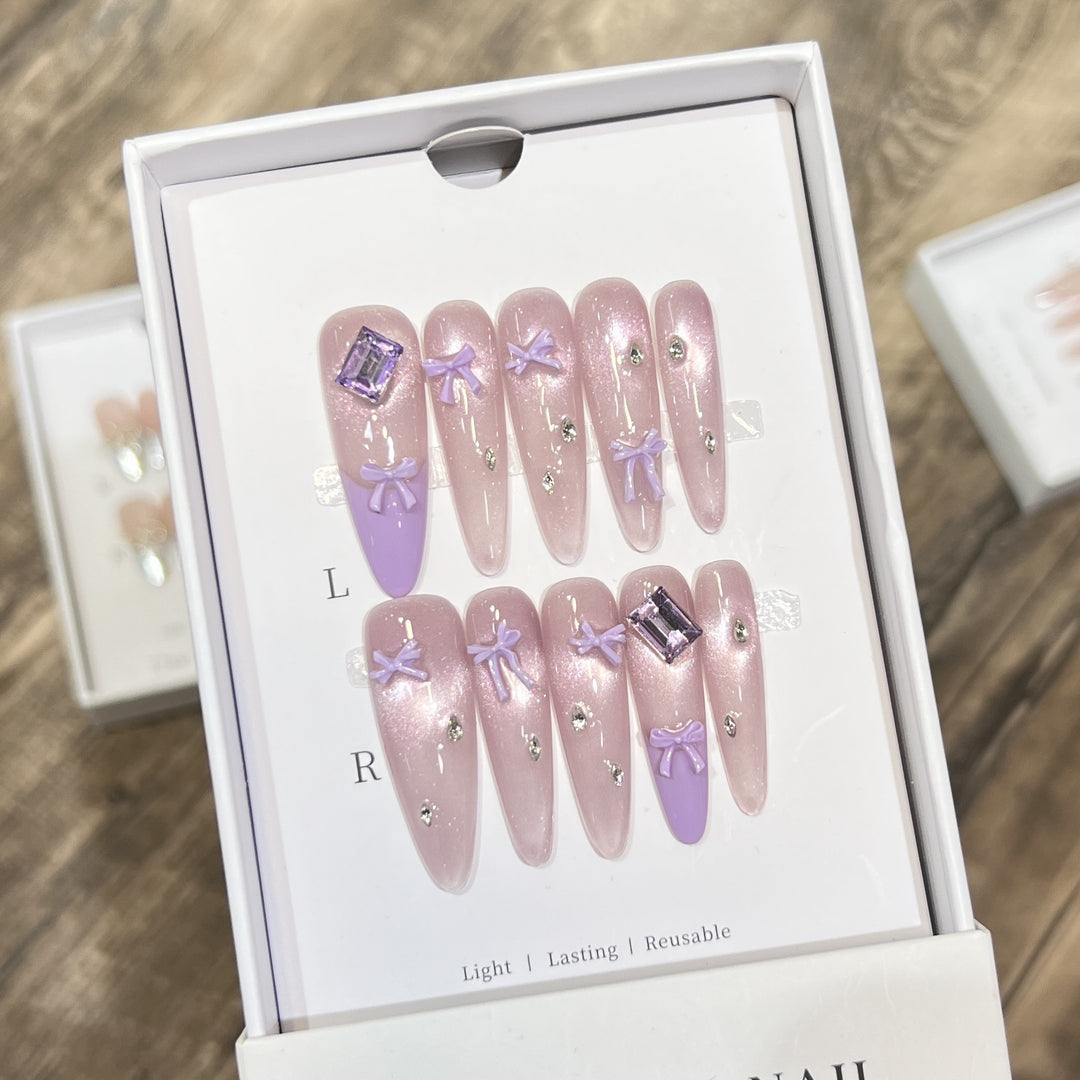 Elegant Handcrafted Press-On Nail Art Set Bowlift