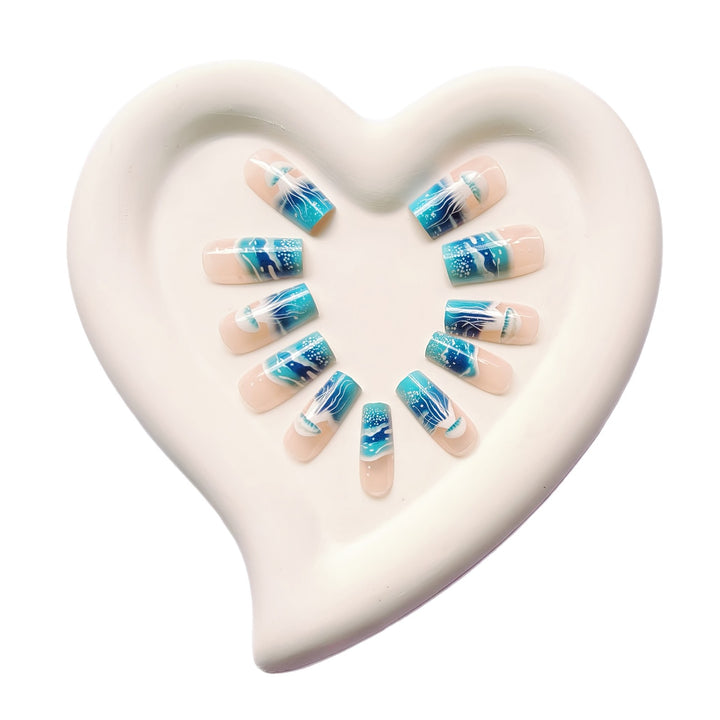 Artificial nails with transparent jellyfish design Bowlift