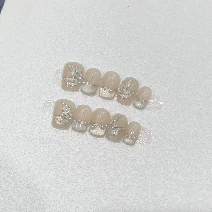 Floral Art Press-On Nail Set with Pearls Bowlift