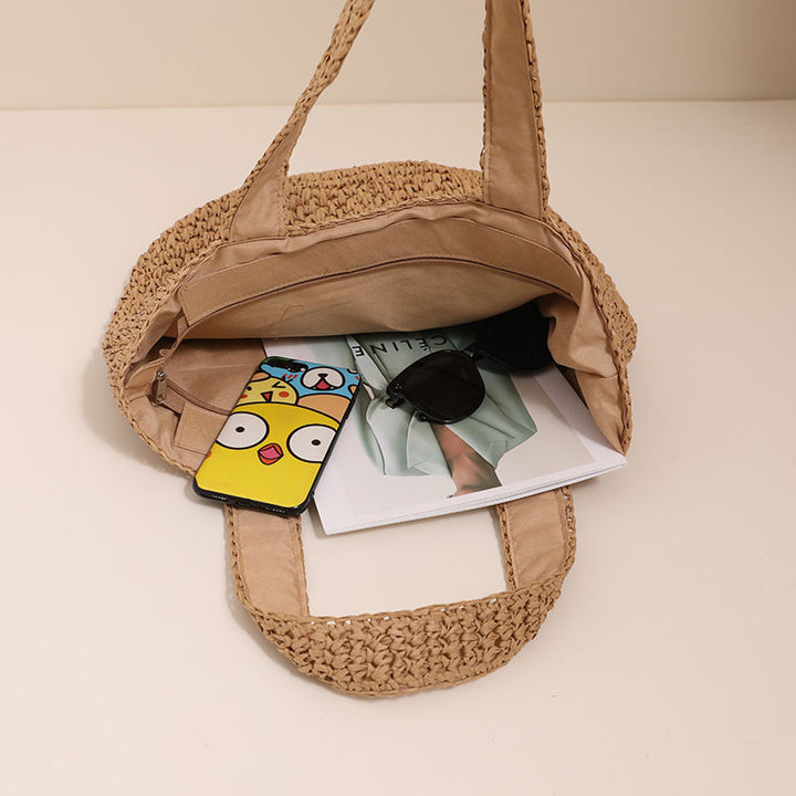 Stylish basket bag made of natural fiber with generous storage space Bowlift