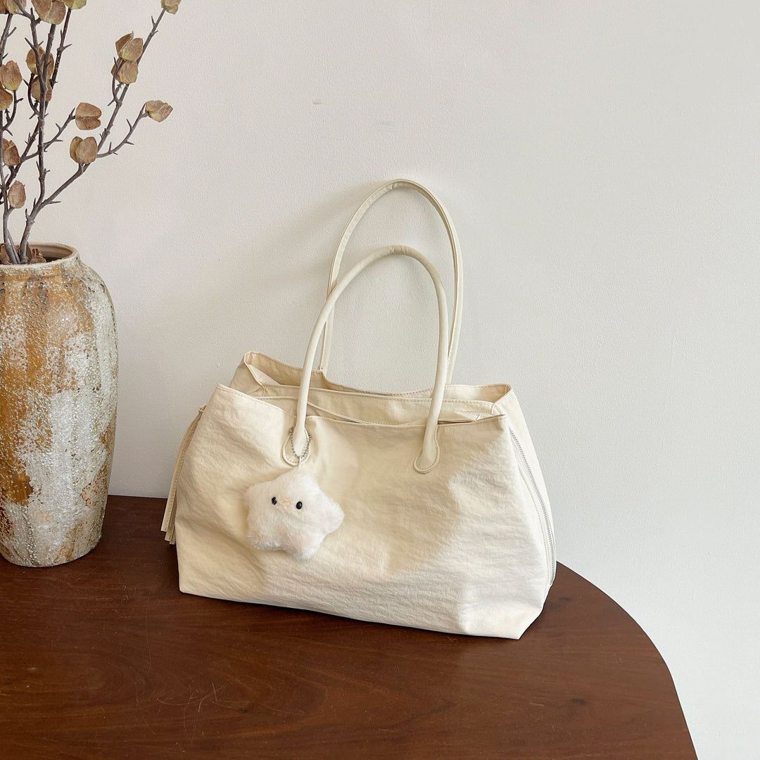 Elegant and Multifunctional Handbag Bowlift