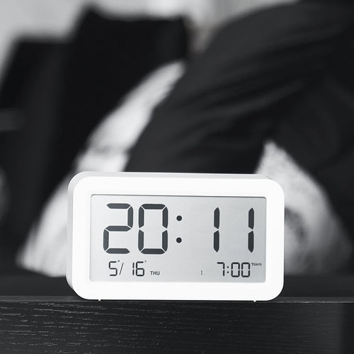 Digital watch with temperature and date display Bowlift