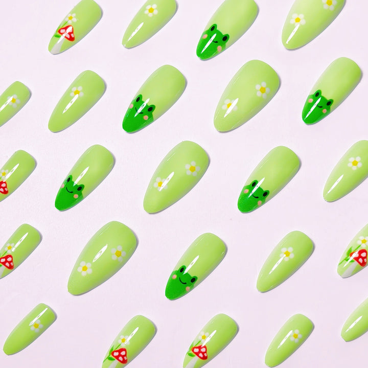 Whimsical Nature-Themed Nail Art Bowlift