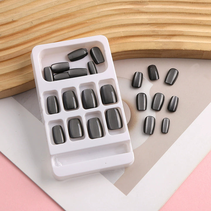 Glossy Stiletto Press-On Nail Enhancements Bowlift