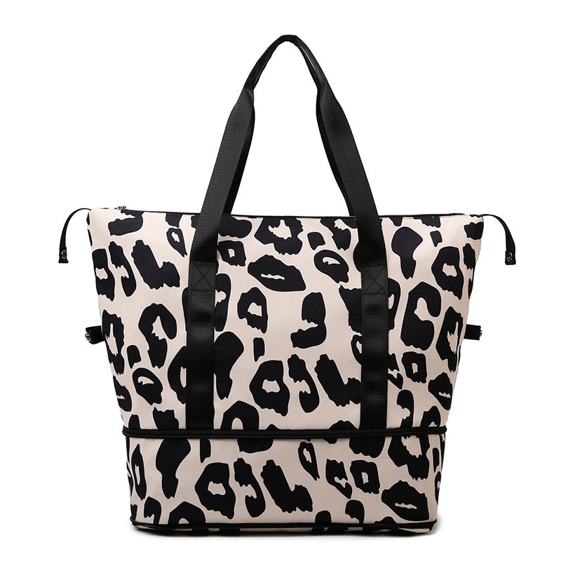 Sporty travel bag with innovative design and plenty of storage Bowlift