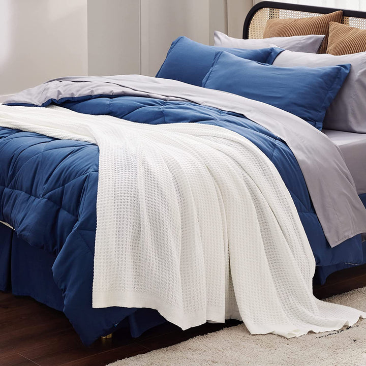 Women knitted throw blanket Bowlift