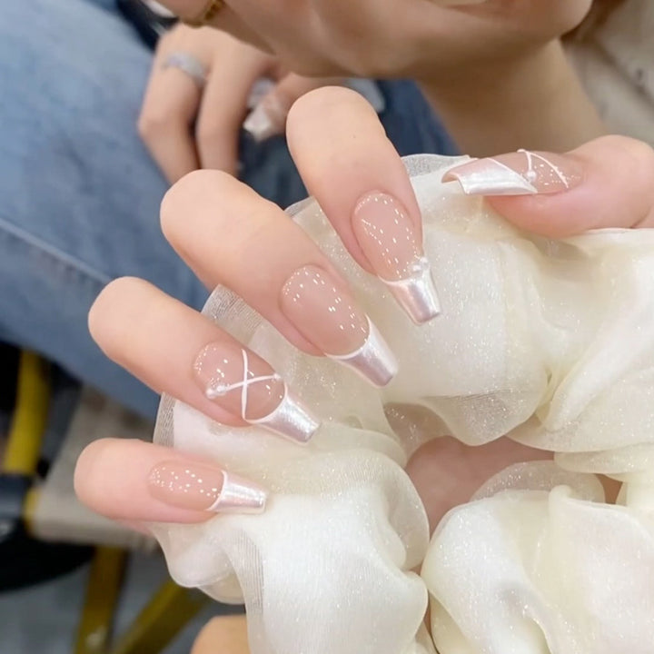 Glamorous Artificial Nails Bowlift