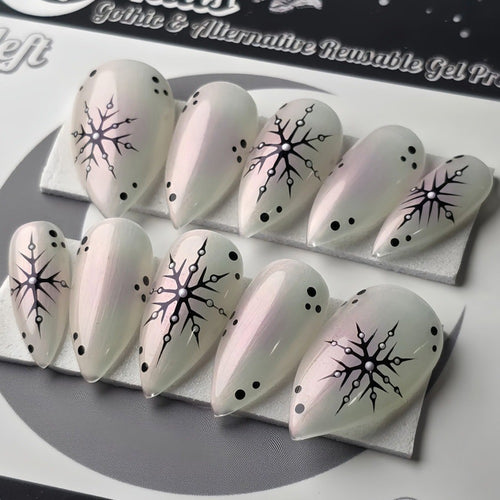 Artificial nail set with snowflake pattern Bowlift