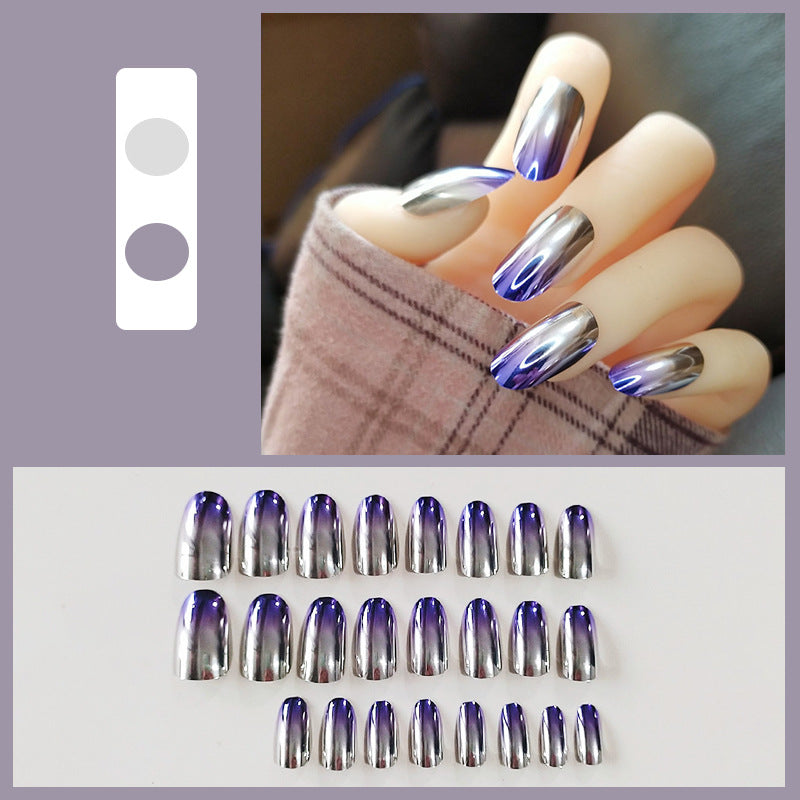 Creative artificial nails in modern gradient design Bowlift