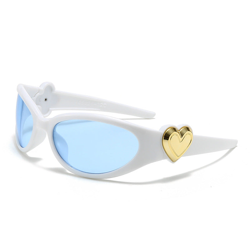 Ladies fashionable sunglasses in stylish heart design Bowlift