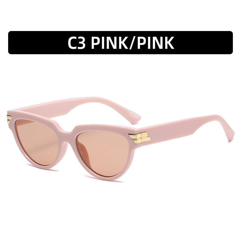 Chic Cat-Eye Sunglasses with Unique Metal Accents