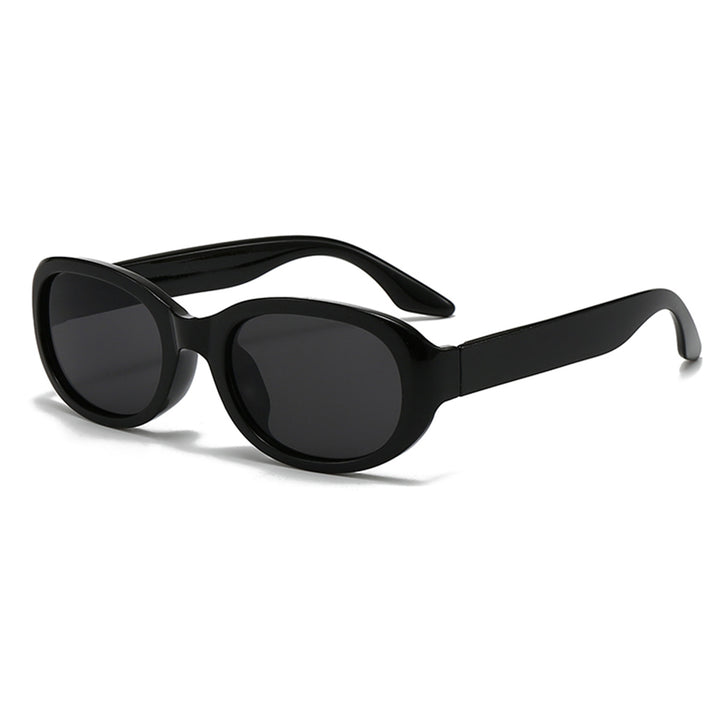 Retro-Inspired Oval Frame Sunglasses