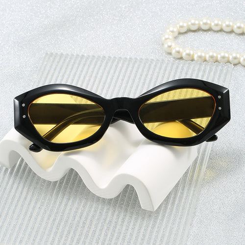 Women's Cat-Eye Sunglasses with Modern Design and Wide Frame Bowlift
