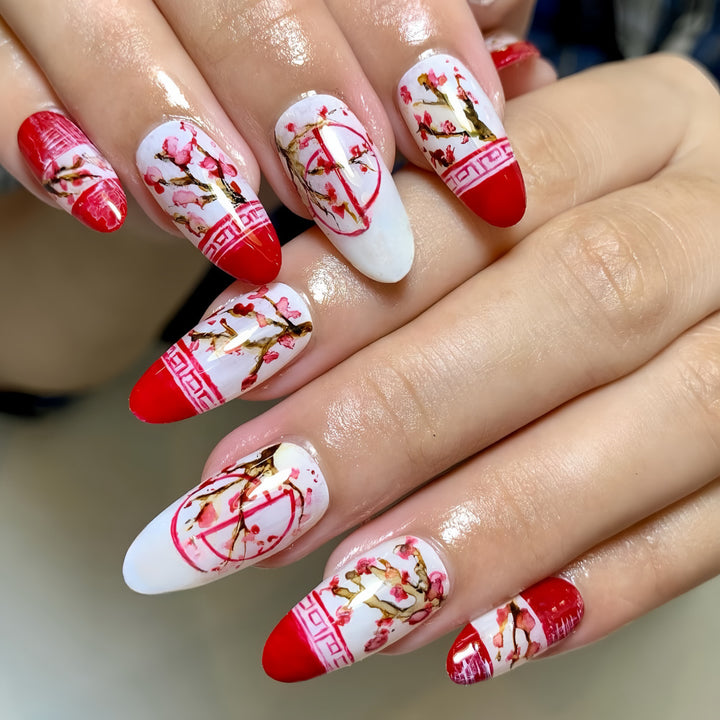 Artificial nails with floral accents Bowlift