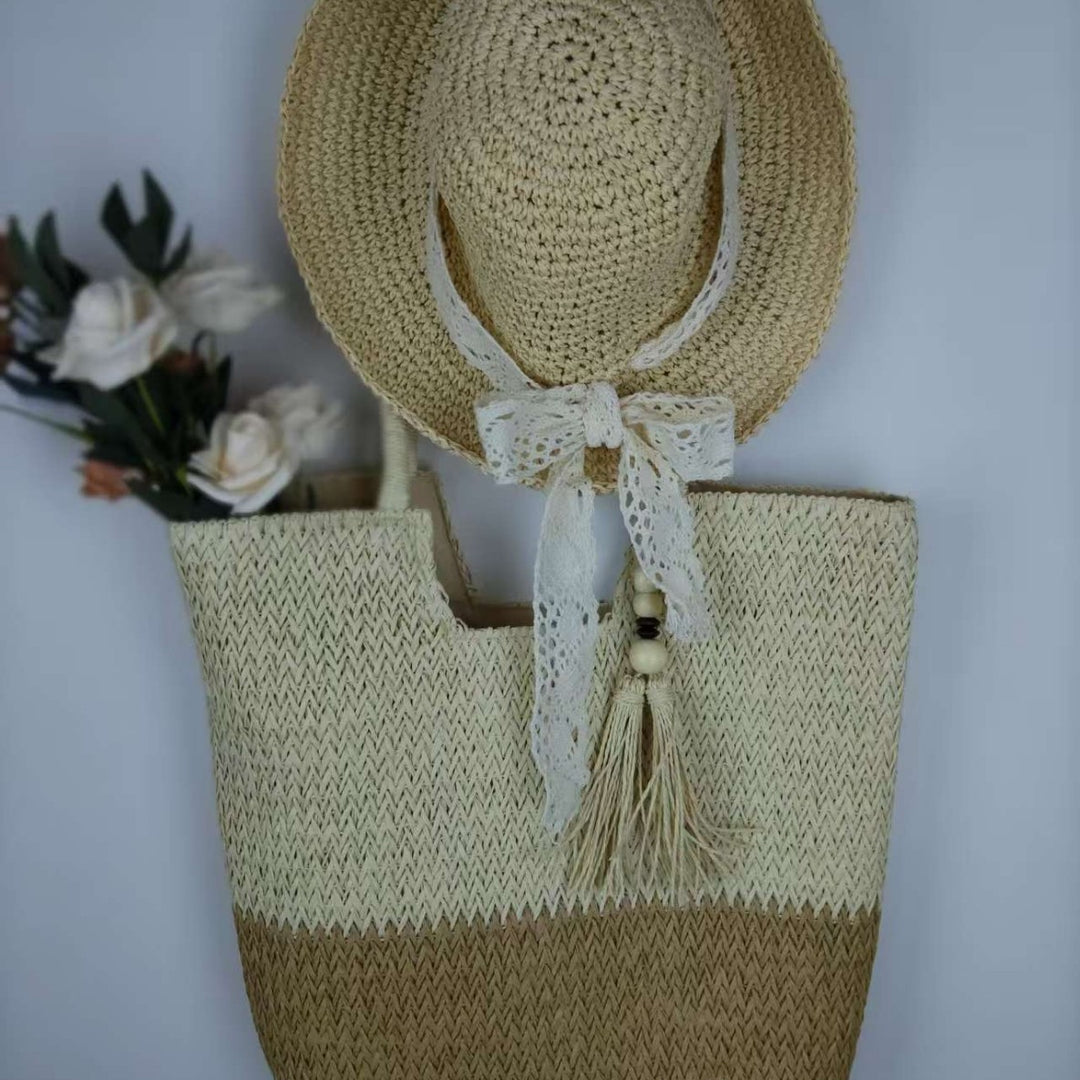 More elegant and stylish straw hat with lace band Bowlift