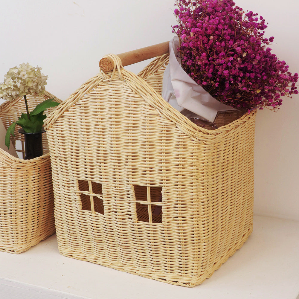 Playful storage basket in the shape of a house Bowlift