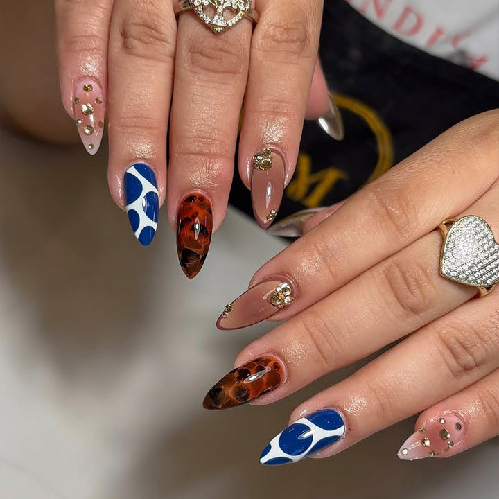 Artificial Stiletto Fingernails with Extravagant Design Bowlift