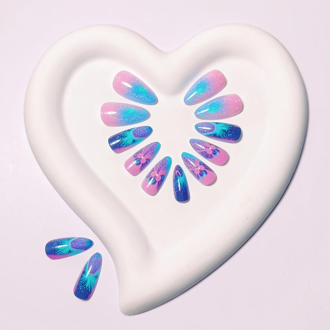 Artificial nails with glittering underwater motif Bowlift