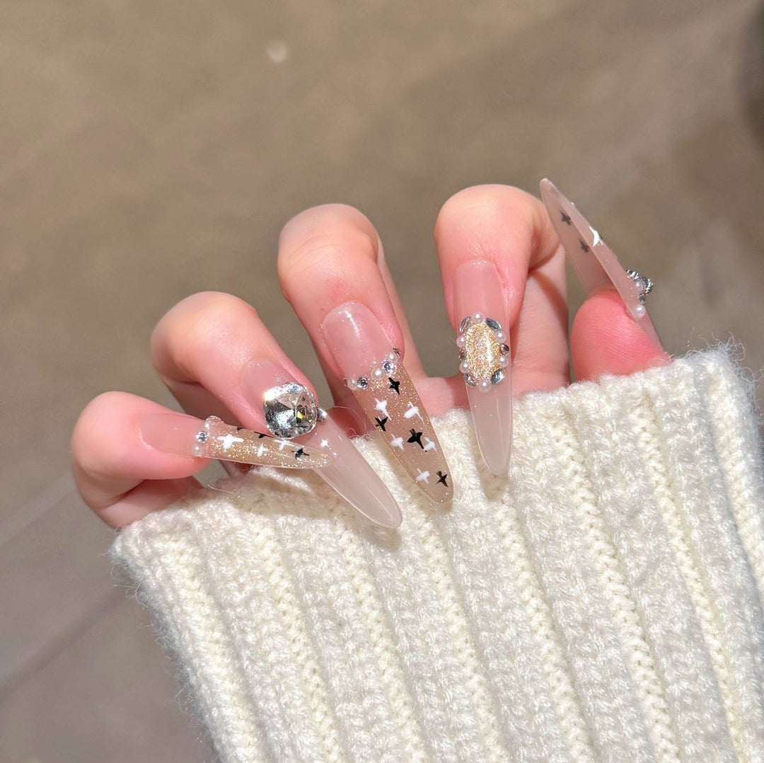 Artistic Premium Detailed Press-On Nail Art Bowlift