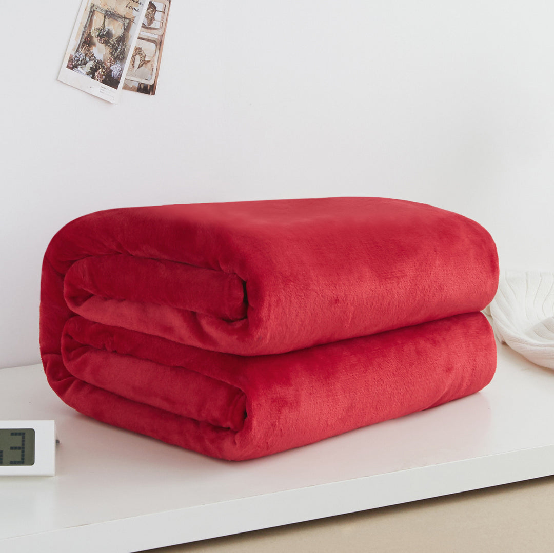 Ultra-Plush Fleece Throw Blanket Bowlift