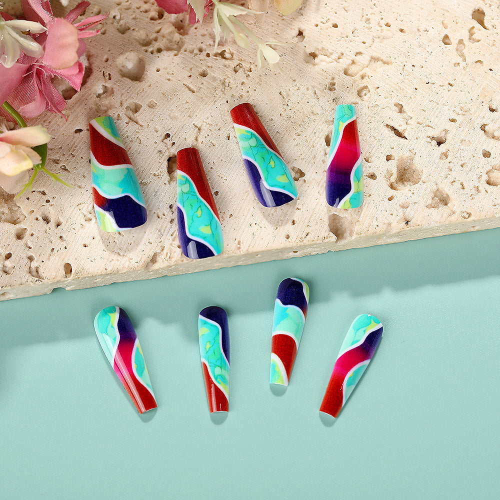 Artificial nails in modern marble pattern Bowlift