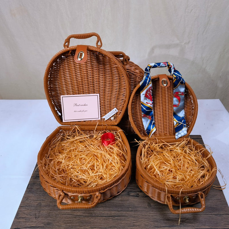 Ladies stylish braided handbag Bowlift