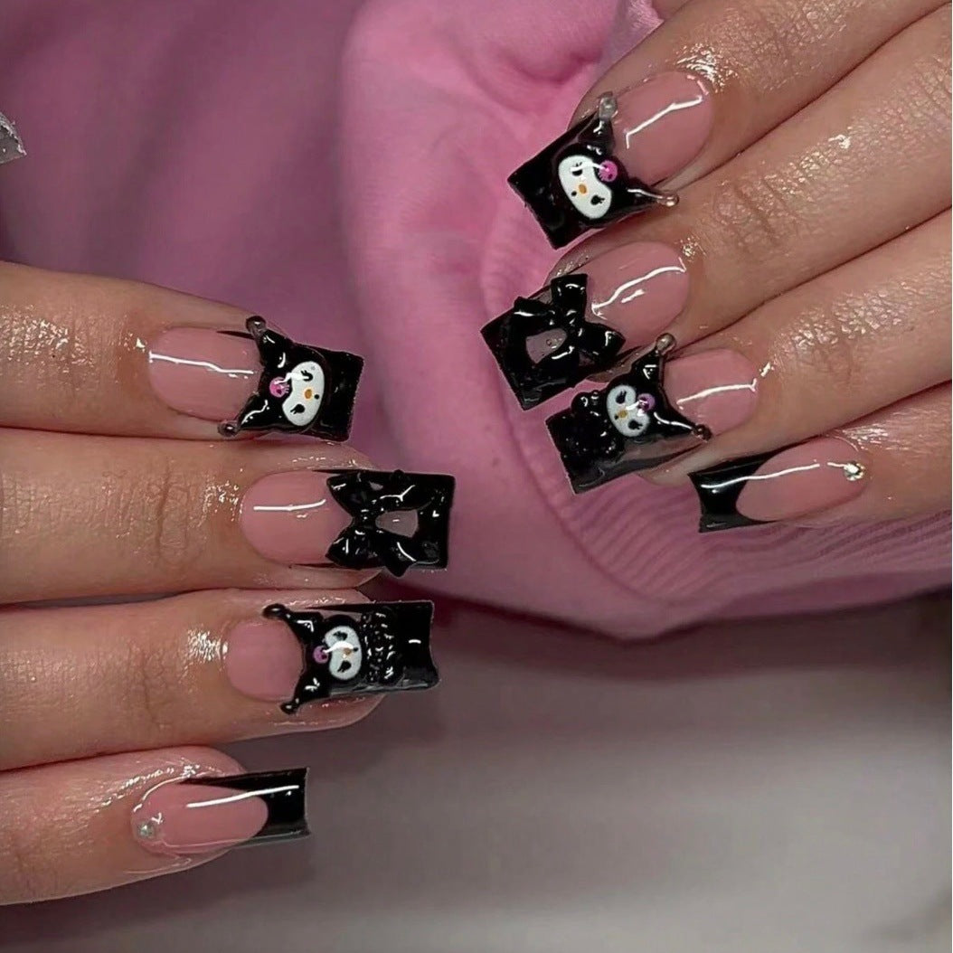 Artificial nail set with festive winter motifs and playful shiny accents Bowlift