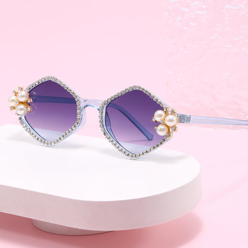 Women's extravagant sunglasses with glamorous pearl details Bowlift