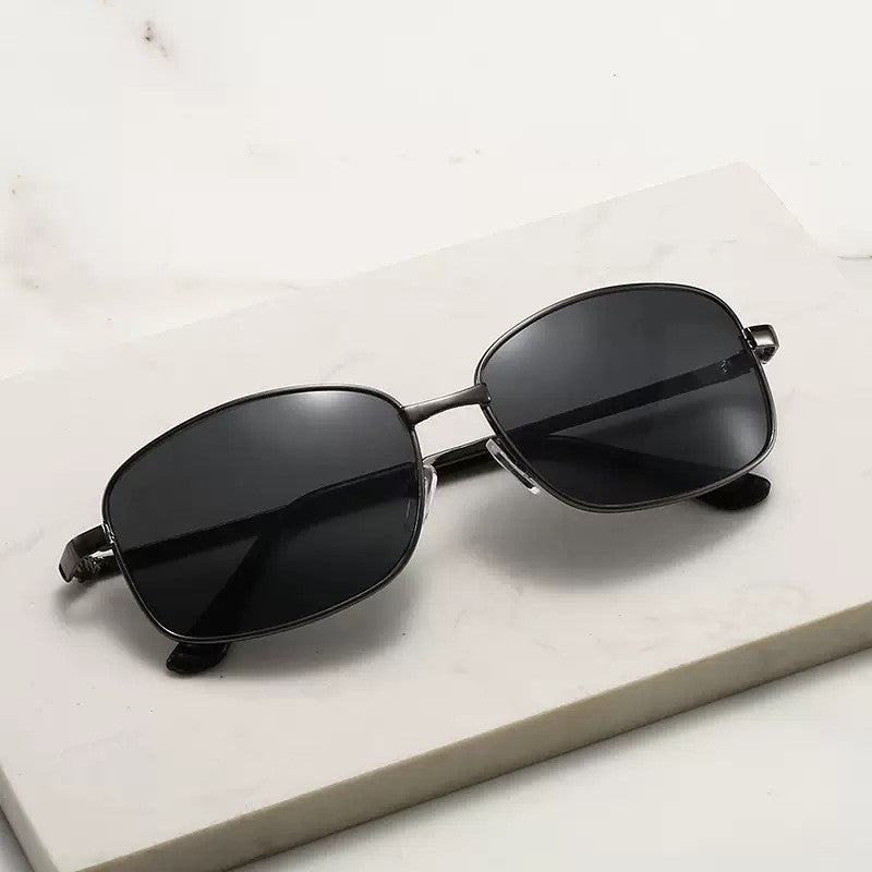 Retro-Inspired Shield Design Sunglasses Bowlift